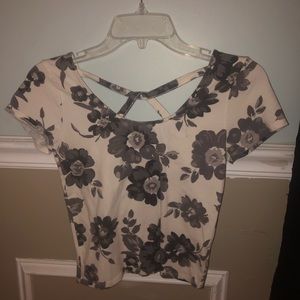 Form fitting floral top